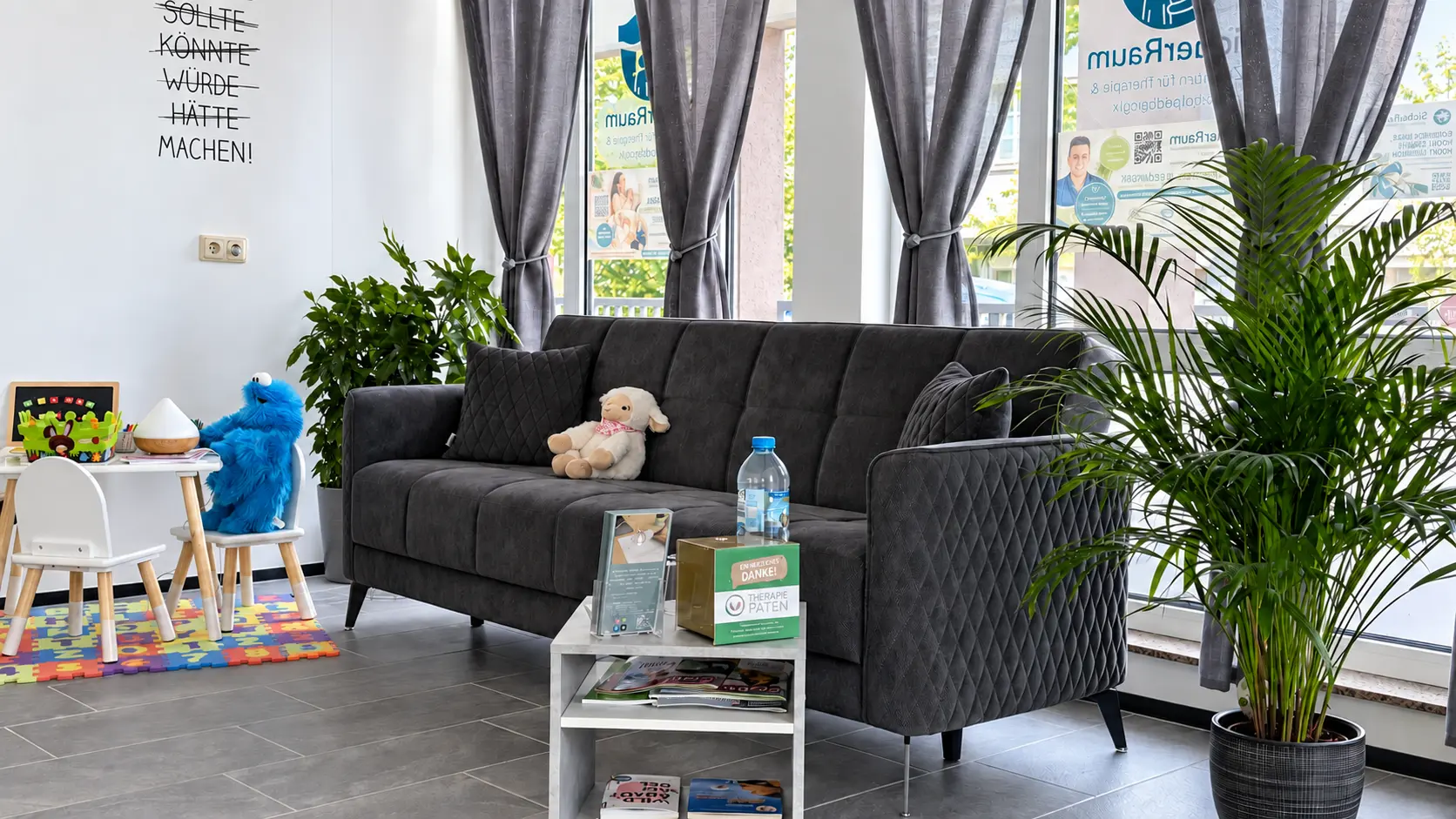 Ruhiger Warte- und Gesprächsbereich im SicherRaum-Zentrum in Konz